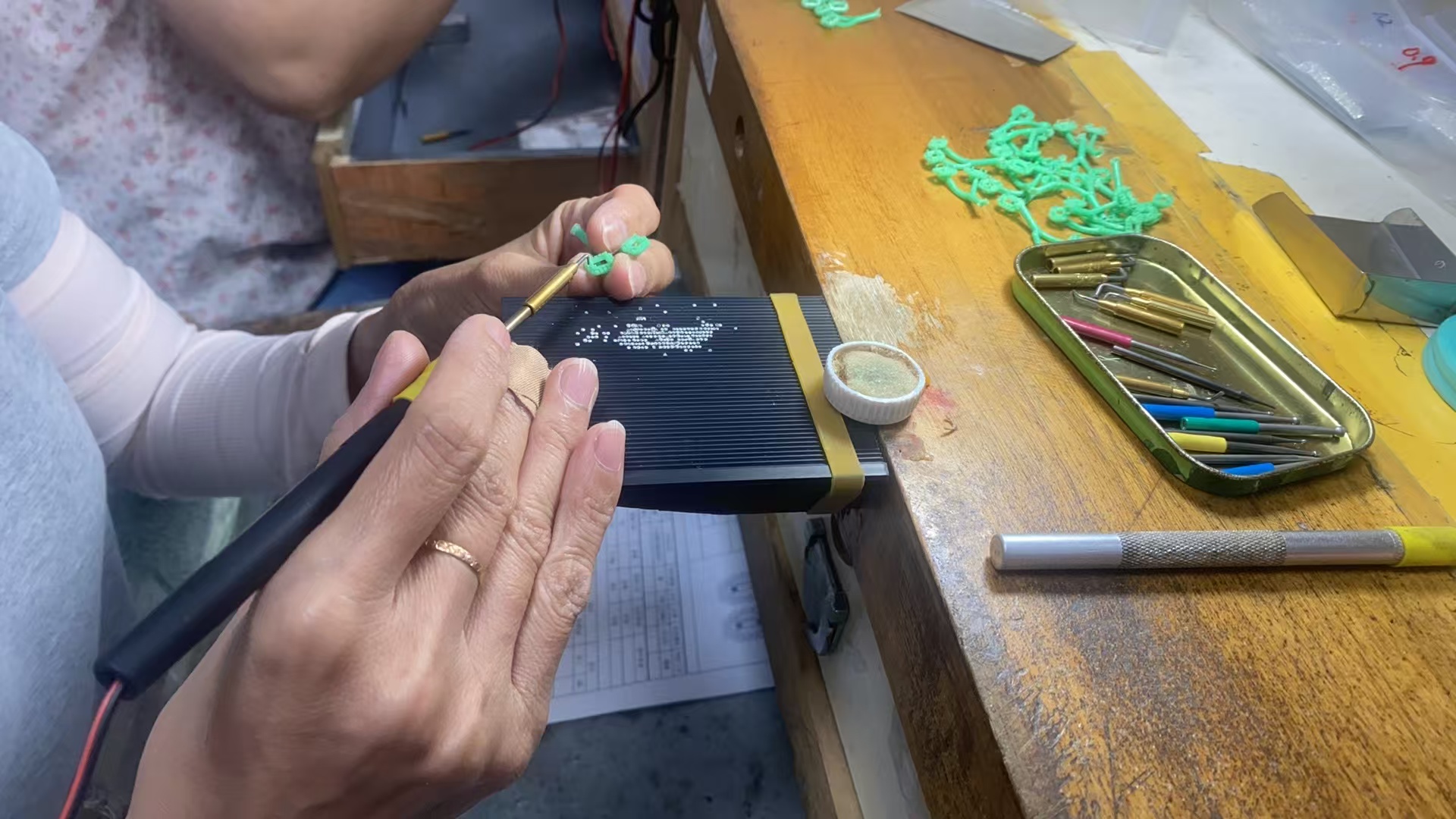 Stone setting workshop photograph